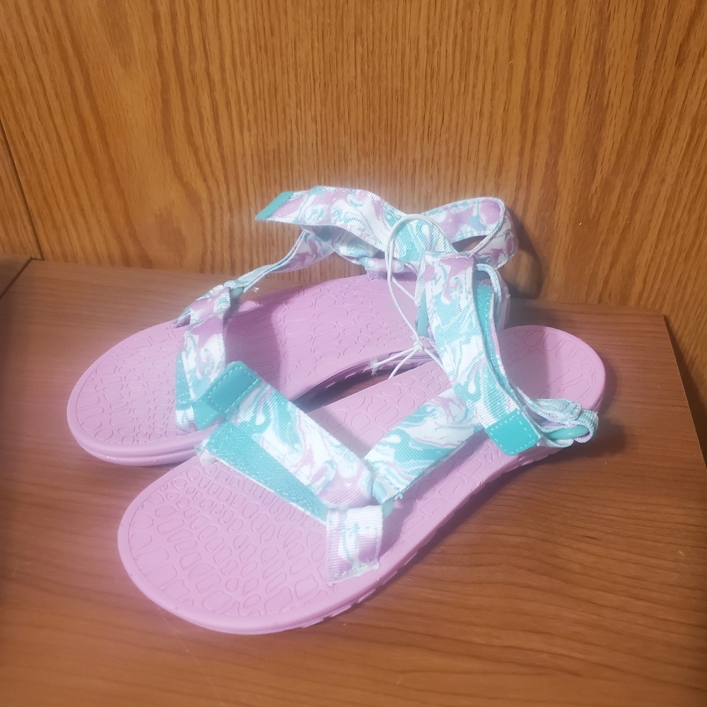New with tags sandals - Picture 6 of 6